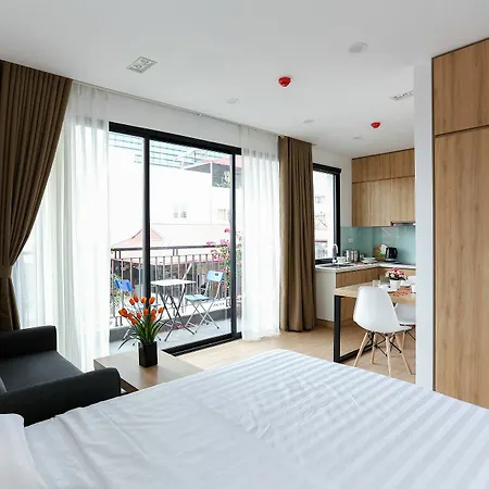 Quiet Hoang Quoc Viet Hotel & Apartment